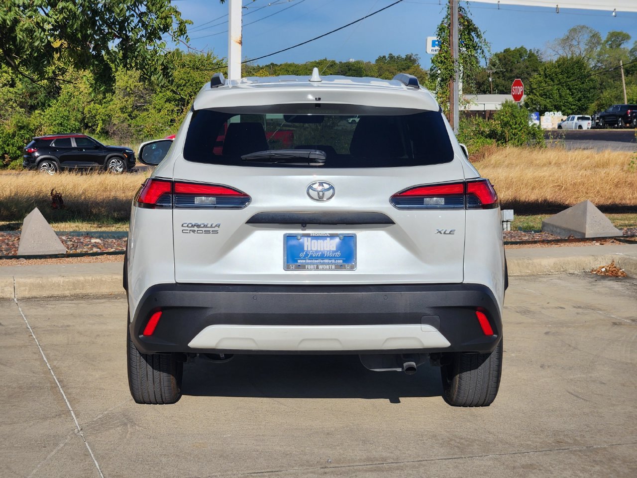 Used 2023 Toyota Corolla Cross XLE FWD image 6