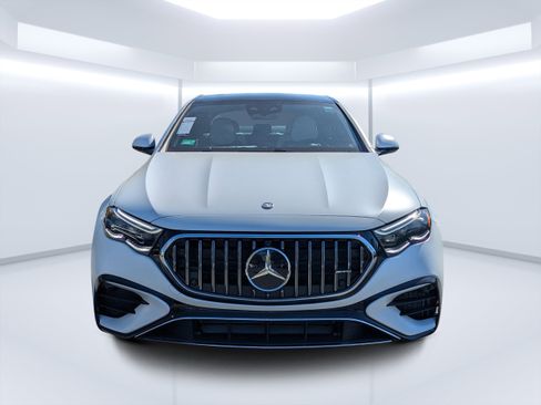 New 2026 Mercedes-Benz E 53 AMG e 4MATIC Sedan image 11