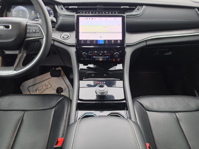 Used 2023 Jeep Grand Cherokee Limited w/ Luxury Tech Group II RWD image 21