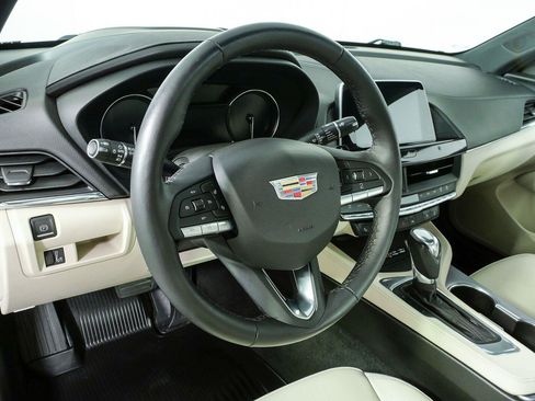 Used 2021 Cadillac CT4 Premium Luxury RWD image 4