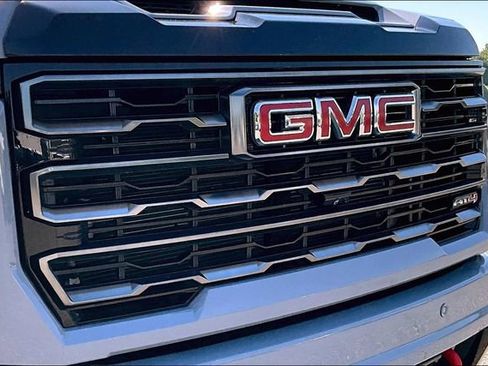 Used 2024 GMC Sierra 3500 AT4 w/ AT4 Premium Plus Package AWD/4WD image 32