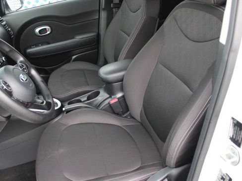 Used 2018 Kia Soul FWD image 9
