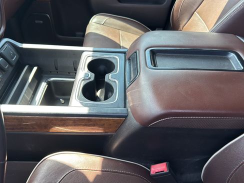 Used 2015 Chevrolet Silverado 1500 High Country w/ High Country Premium Package AWD/4WD image 26