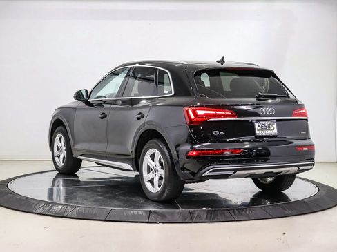 Used 2023 Audi Q5 2.0T Premium w/ Convenience Package AWD/4WD image 2