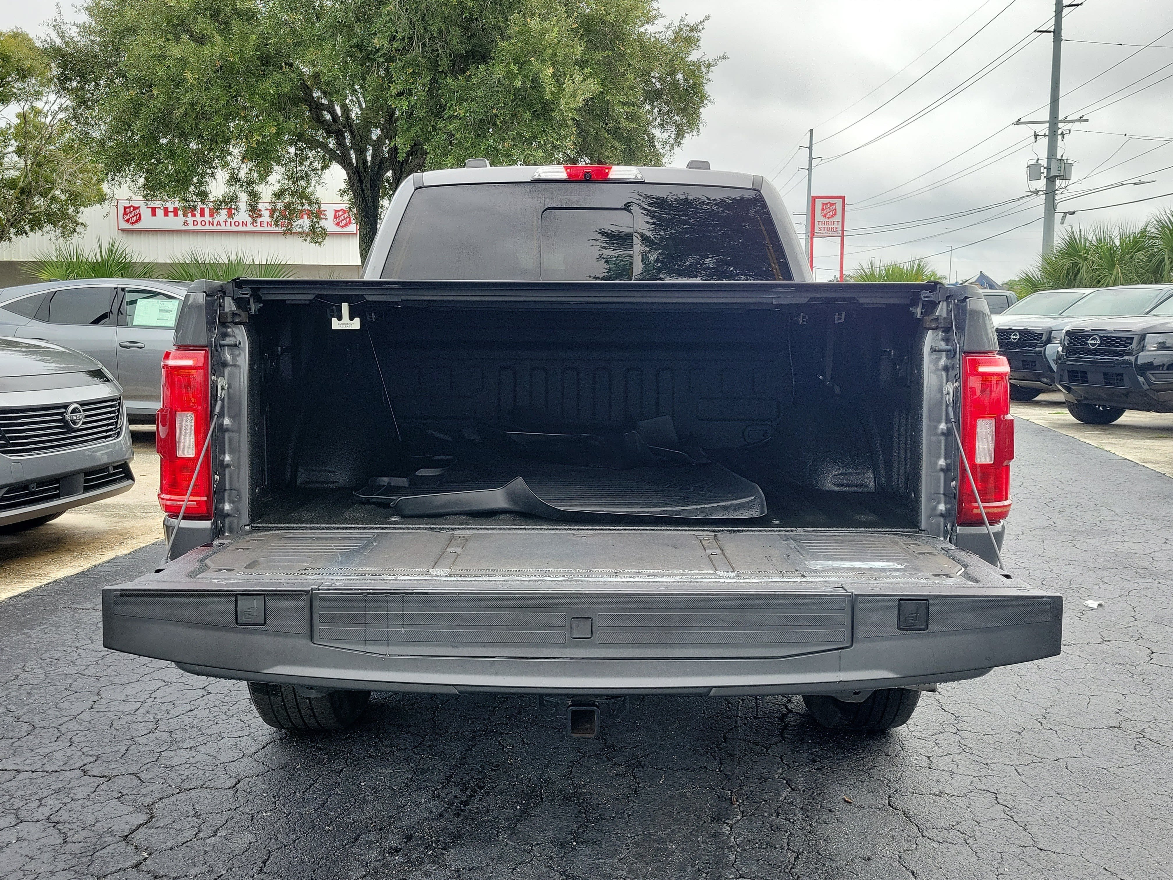 Used 2023 Ford F150 XLT w/ Equipment Group 302A High RWD image 8