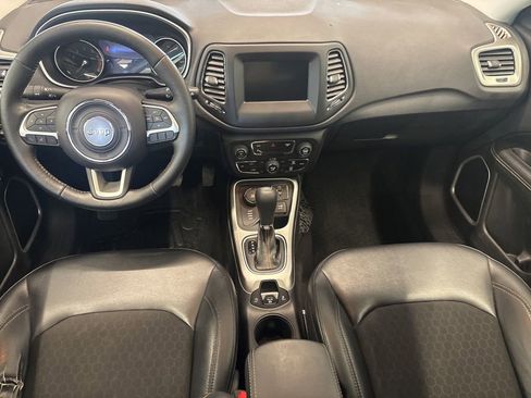 Used 2017 Jeep Compass Latitude w/ Popular Equipment Group AWD/4WD image 2
