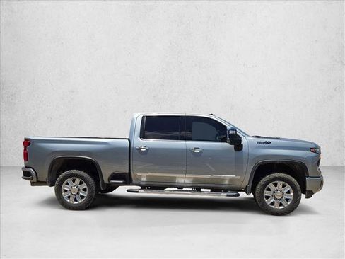 Used 2024 Chevrolet Silverado 2500 High Country w/ High Country Premium Package AWD/4WD image 4