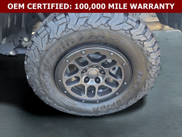 Certified 2025 Jeep Gladiator Sport AWD/4WD image 9