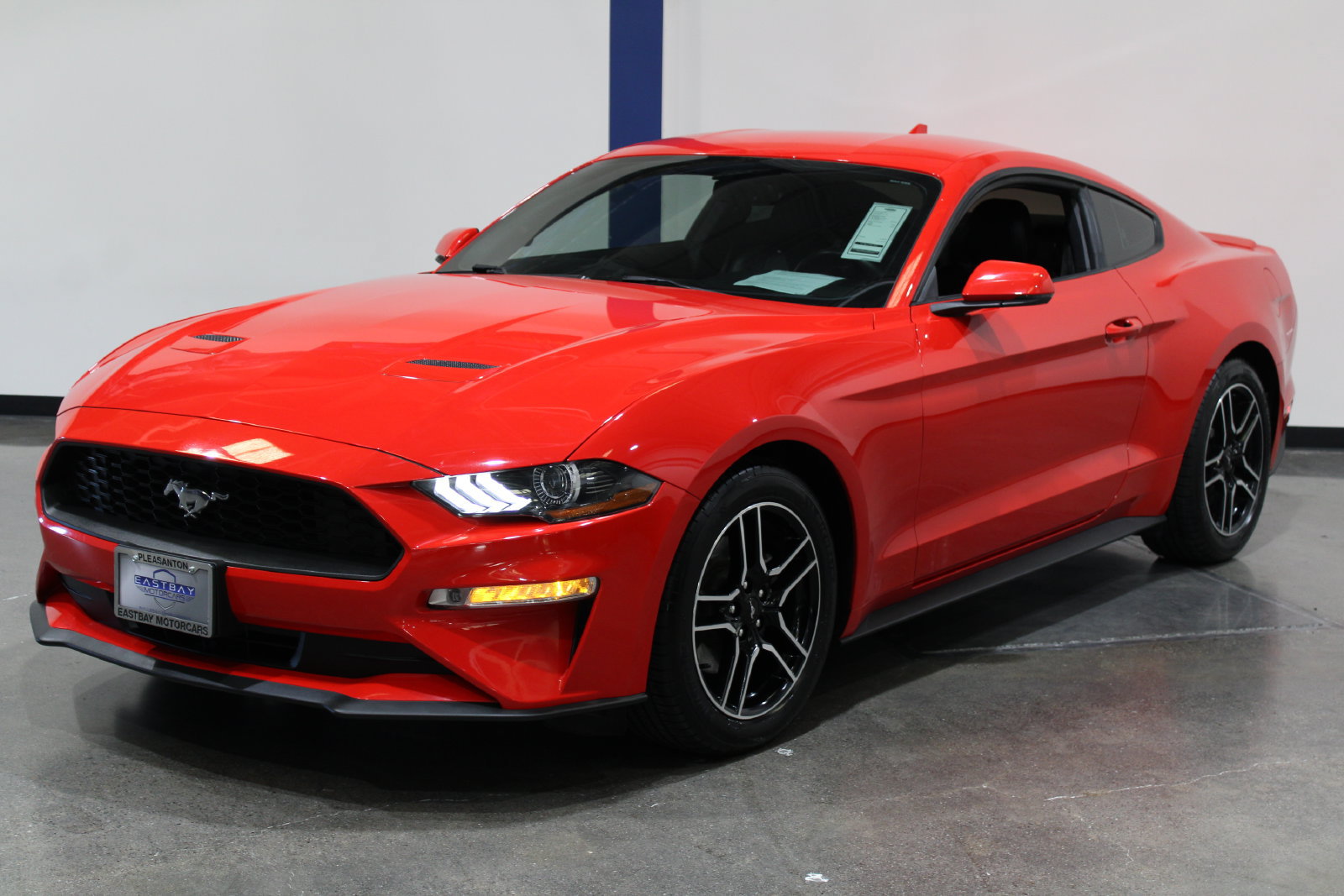 Used 2020 Ford Mustang Premium RWD image 6