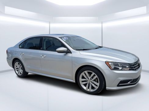 Used 2019 Volkswagen Passat 2.0T Wolfsburg FWD image 1