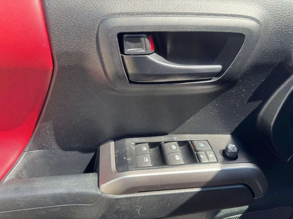 Used 2023 Toyota Tacoma SR5 AWD/4WD image 12