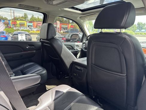 Used 2008 Chevrolet Tahoe LTZ w/ LTZ Preferred Equipment Group AWD/4WD image 19