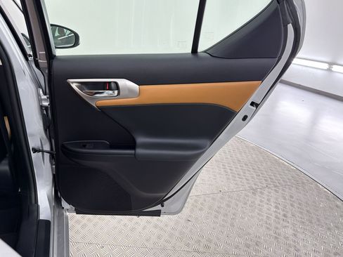 Used 2014 Lexus CT 200h image 34