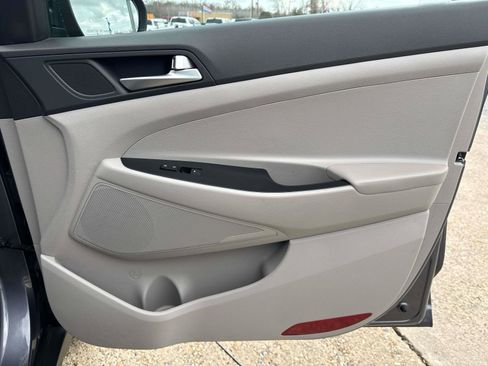 Used 2021 Hyundai Tucson SE image 13