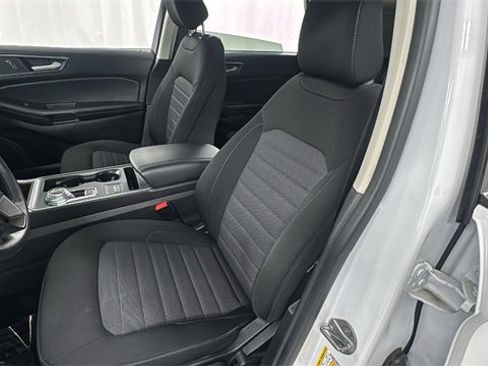 Used 2024 Ford Edge SE image 10