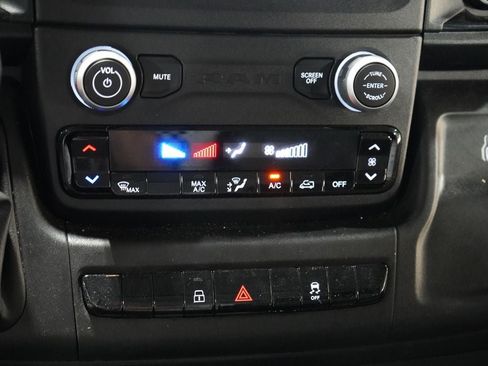 Used 2024 RAM ProMaster 1500 FWD image 8