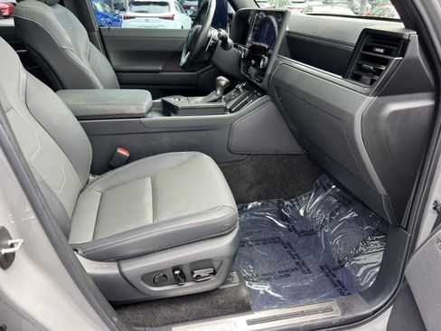 Certified 2024 Lexus GX 550 w/ Accessory Package (2T) AWD/4WD image 14
