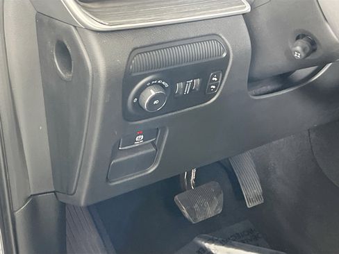 Used 2022 Jeep Wagoneer Series II w/ Flexible Seating Group image 10