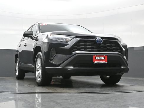Used 2021 Toyota RAV4 LE AWD/4WD image 24