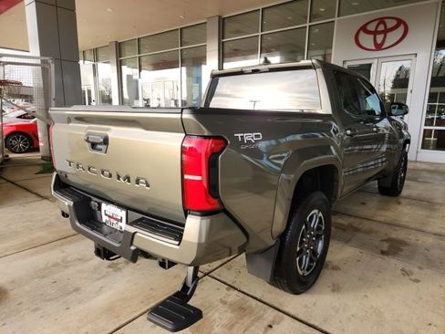 Used 2024 Toyota Tacoma TRD Sport image 11