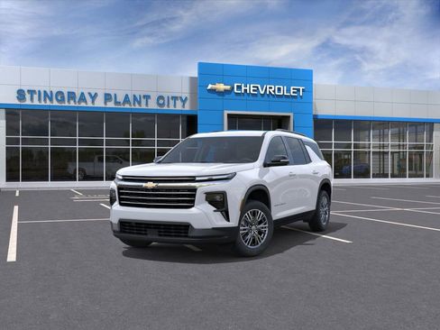 New 2026 Chevrolet Traverse LT w/ Driver Confidence Package image 8