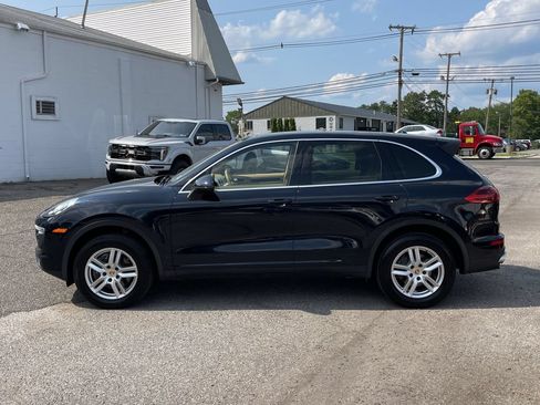 Used 2016 Porsche Cayenne AWD/4WD image 3