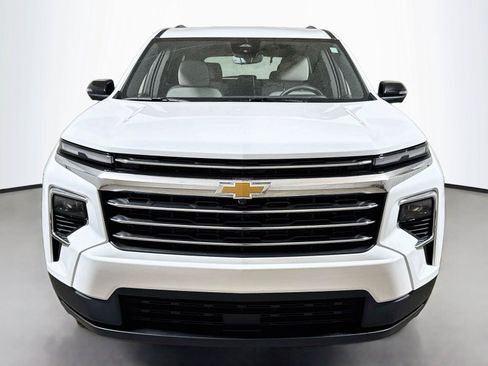 Certified 2026 Chevrolet Traverse LT w/ Driver Confidence Package FWD image 2