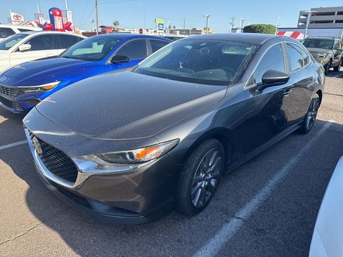 Used 2021 MAZDA MAZDA3 s image 1