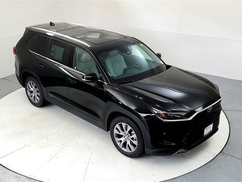 Certified 2024 Toyota Grand Highlander Limited image 13