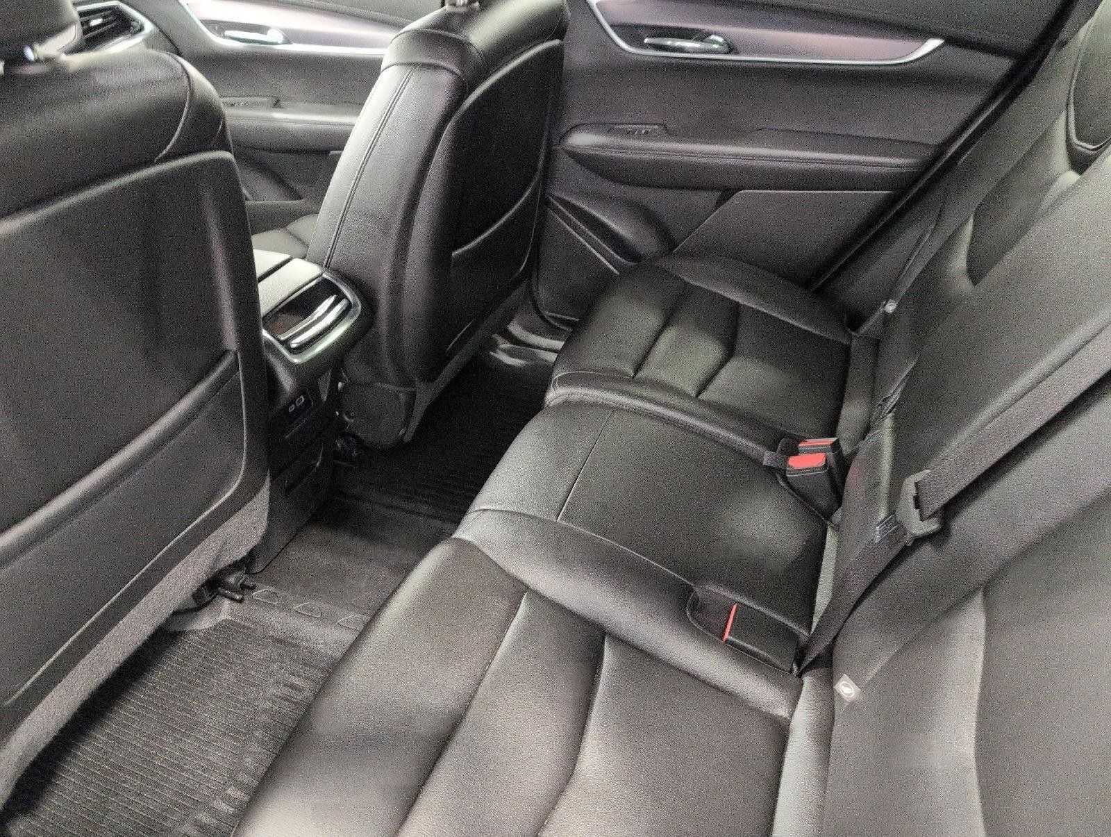 Certified 2024 Cadillac XT6 Luxury w/ LPO, Floor Liner Package AWD/4WD image 21