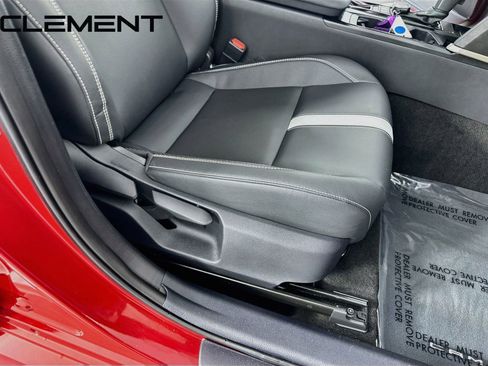 Used 2025 Toyota Camry SE w/ Convenience Package FWD image 32