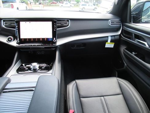 New 2026 Jeep Grand Wagoneer Limited AWD/4WD image 15