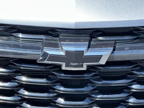 Used 2024 Chevrolet Trax RS w/ Driver Confidence Package FWD image 28