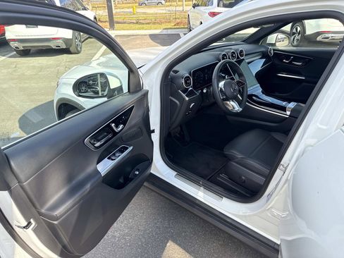 Used 2025 Mercedes-Benz GLC 300 image 19