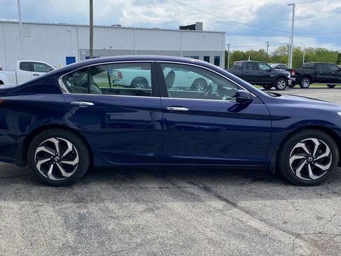 Used 2017 Honda Accord EX image 7