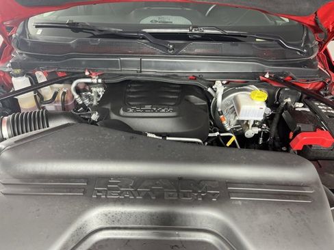 Used 2024 RAM 2500 Big Horn w/ Sport Appearance Package image 9