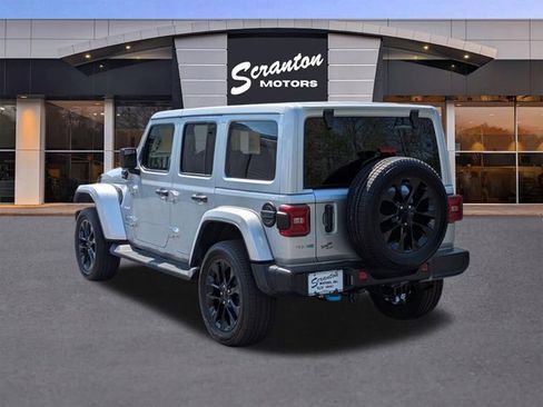 Used 2023 Jeep Wrangler Unlimited Sahara w/ Cold Weather Group AWD/4WD image 3