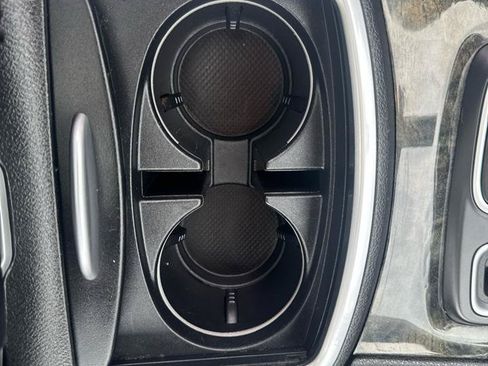 Used 2019 Chrysler 300 Limited AWD/4WD image 39