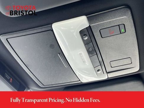 Used 2024 Mitsubishi Outlander SE Black Edition AWD/4WD image 34