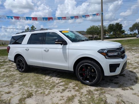 Used 2023 Ford Expedition Max Limited RWD image 2