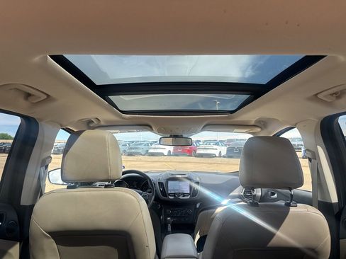 Used 2017 Ford Escape Titanium image 32