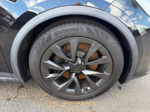 Used 2023 Tesla Model X AWD/4WD image 40