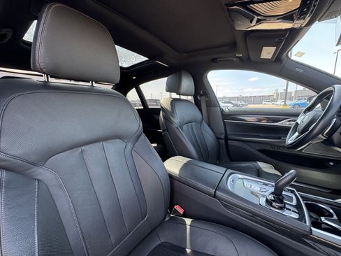 Used 2019 BMW 740e xDrive w/ Executive Package image 37