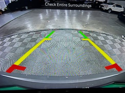 Used 2021 Chrysler Pacifica Touring-L image 18