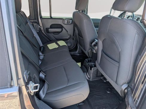 Used 2022 Jeep Wrangler Unlimited Sport AWD/4WD image 11