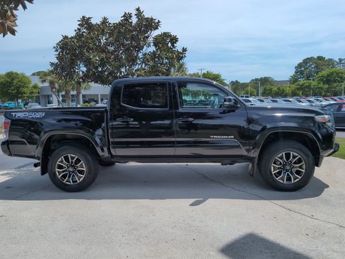 Used 2023 Toyota Tacoma TRD Sport w/ Advanced Technology Package image 8
