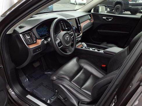 Used 2023 Volvo XC60 T8 Ultimate AWD/4WD image 15