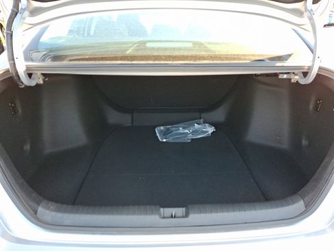 Certified 2025 Honda Accord LX image 27