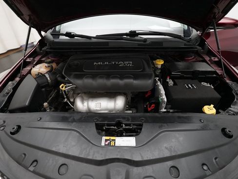 Used 2016 Chrysler 200 Limited image 3