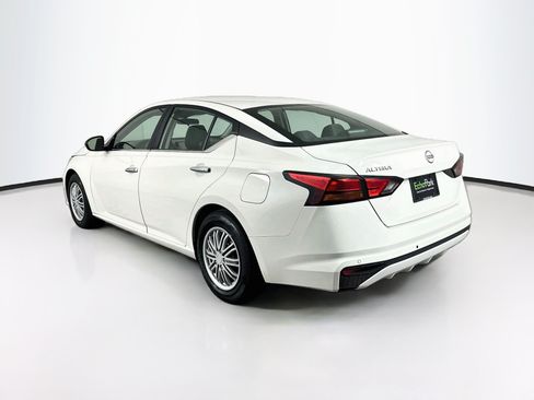Used 2024 Nissan Altima 2.5 S FWD image 5
